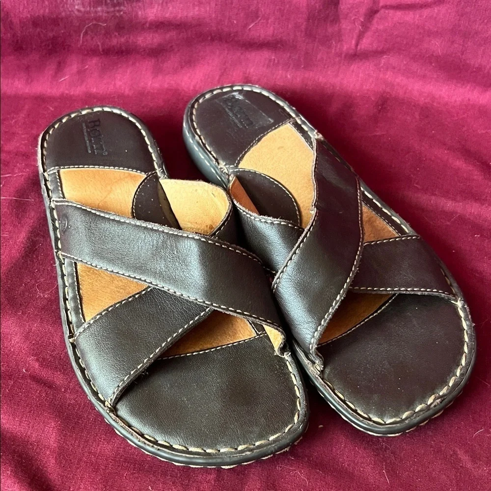 Born Leather Brown Cross Strap Slides/Sandals - 10 - Picture 1 of 10